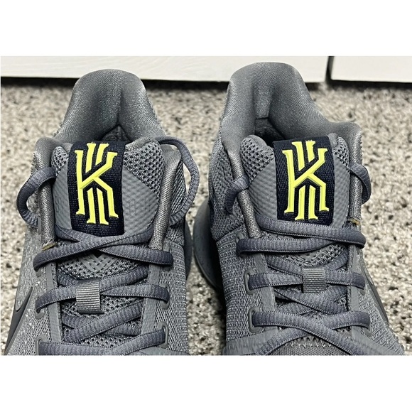 Nike kyrie 3 Cool Grey Almost New - Picture 4 of 13
